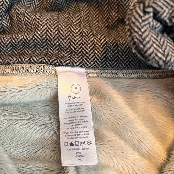 Ivivva pullover lined sweater size 8 - Picture 2 of 4